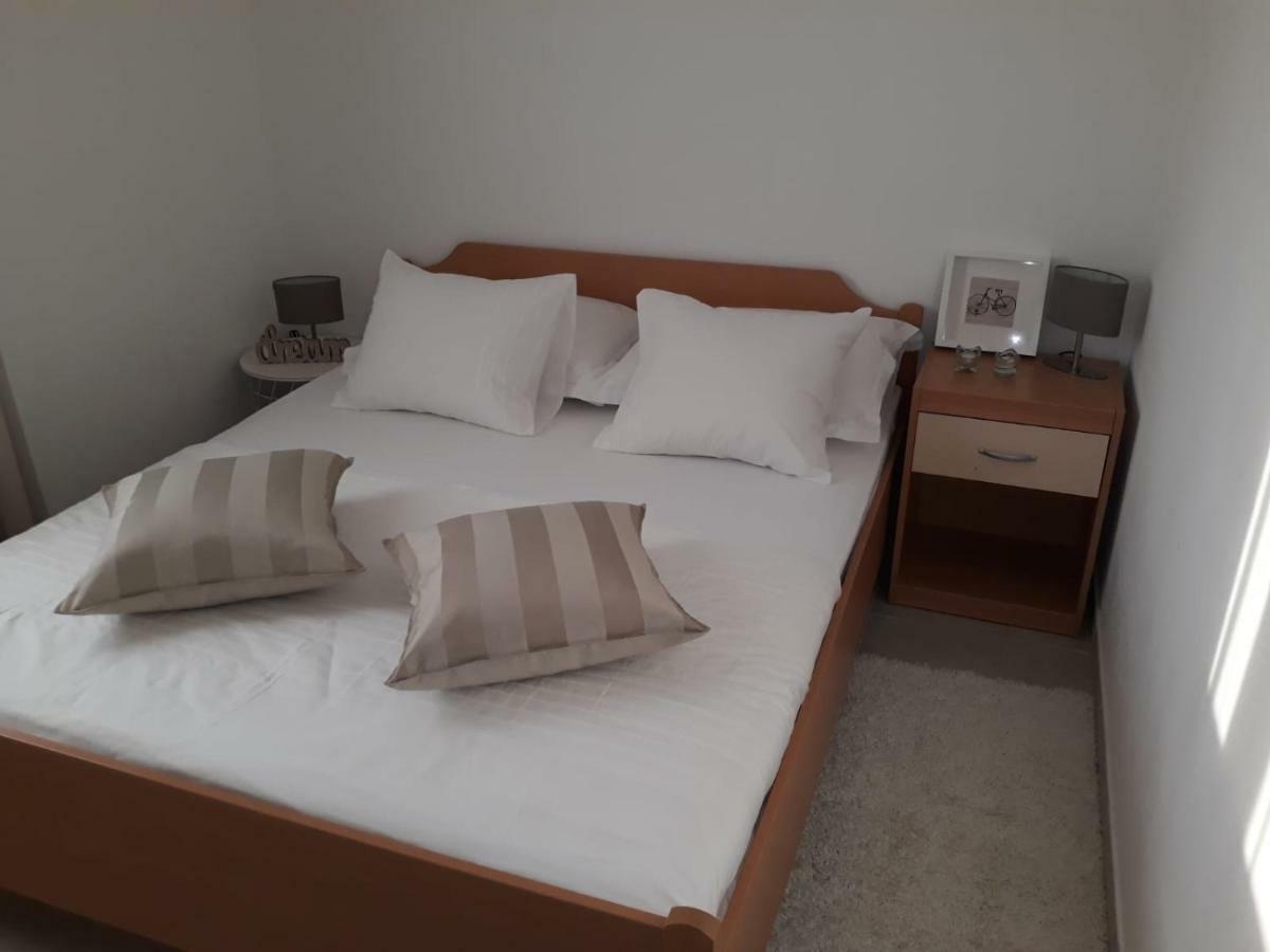 Holiday Home - Apartment Carmen Sevid Exterior foto